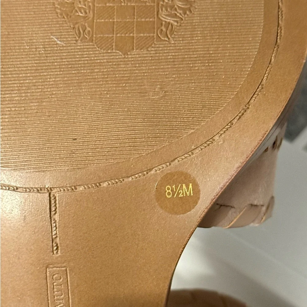 NWOB Vince Camuto Suraylin Truffle Taupe Heeled‎ Sandal